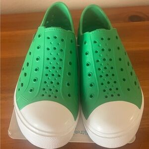 Children’s Lightweight Slip Ons-NEW size 13/1